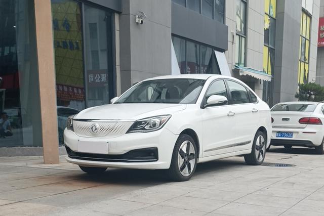 Dongfeng Fengshen E70