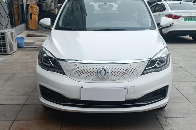 Dongfeng Fengshen E70