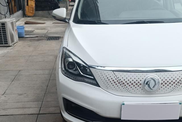 Dongfeng Fengshen E70