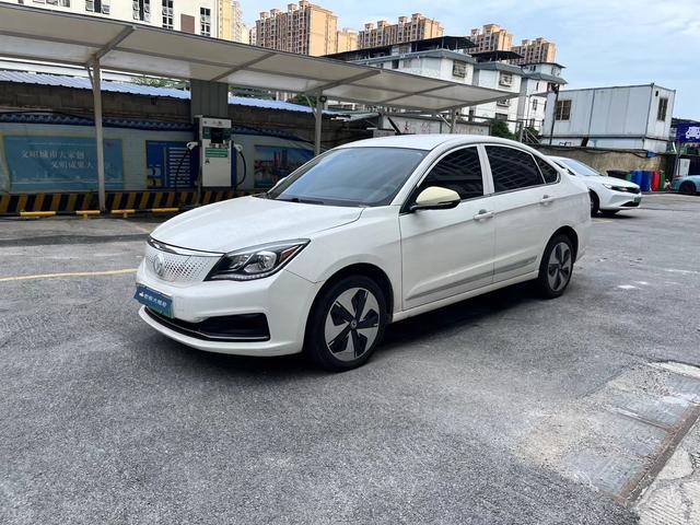 Dongfeng Fengshen E70