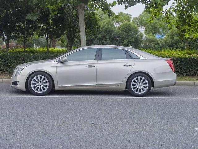 Cadillac XTS