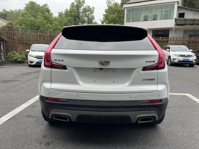 Cadillac XT4