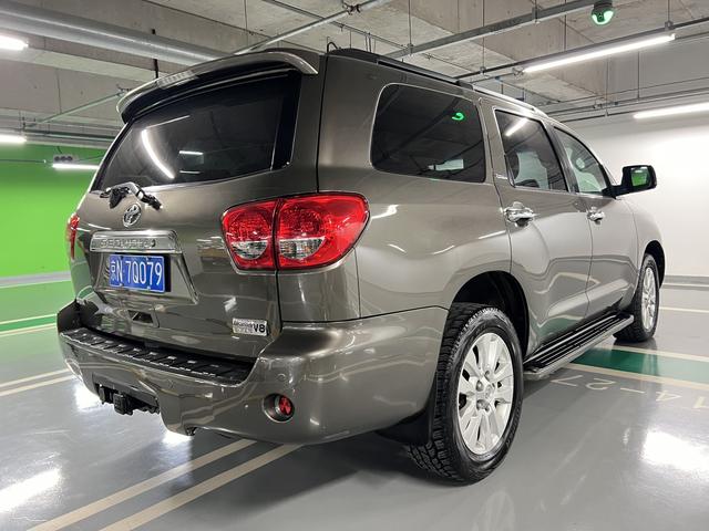 Toyota Sequoia