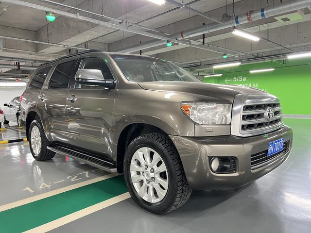 Toyota Sequoia