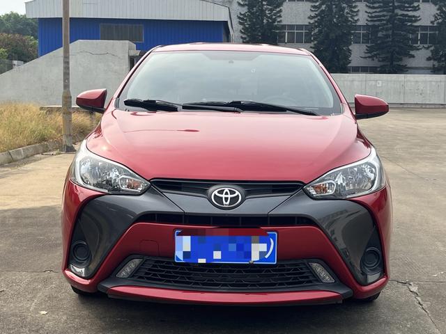 Toyota YARiS L to dazzle