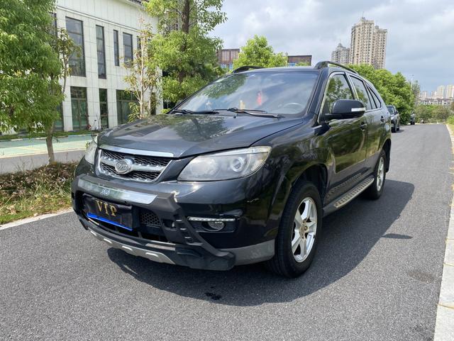 BYD S6