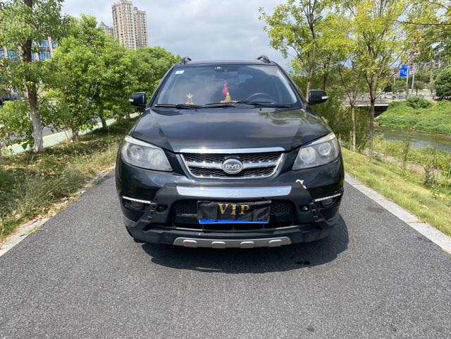 BYD S6