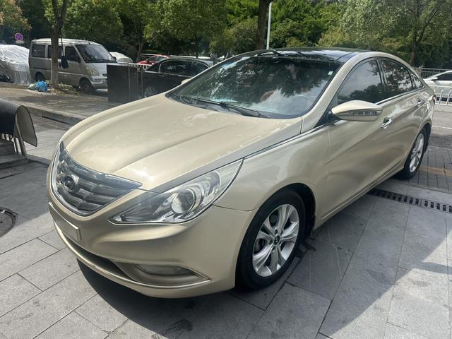 Hyundai Sonata eight