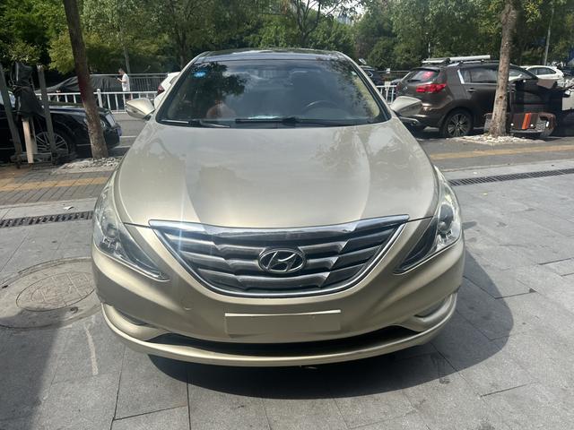 Hyundai Sonata eight