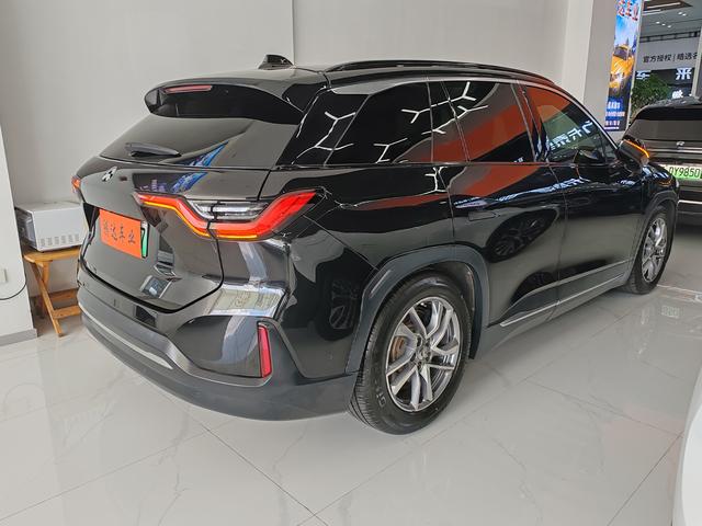 NIO ES6