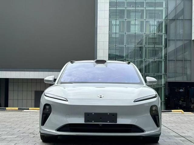 NIO ET5