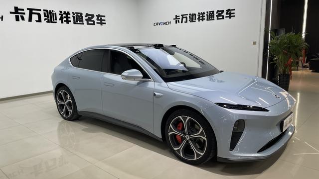 NIO ET5