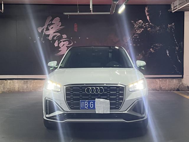 Audi Q2L