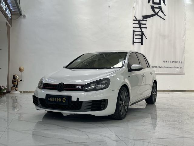 Volkswagen Golf GTI