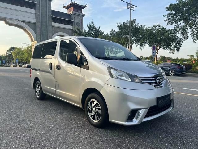 Nissan NV200