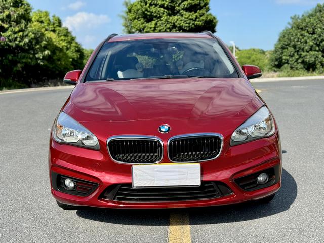 BMW 2 series station wagon (imported)