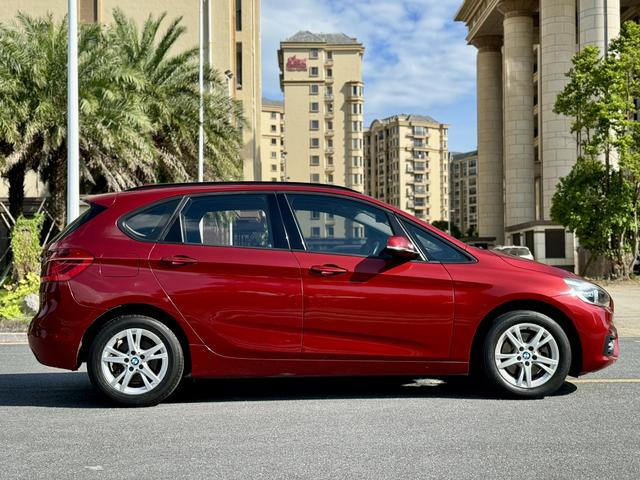 BMW 2 series station wagon (imported)