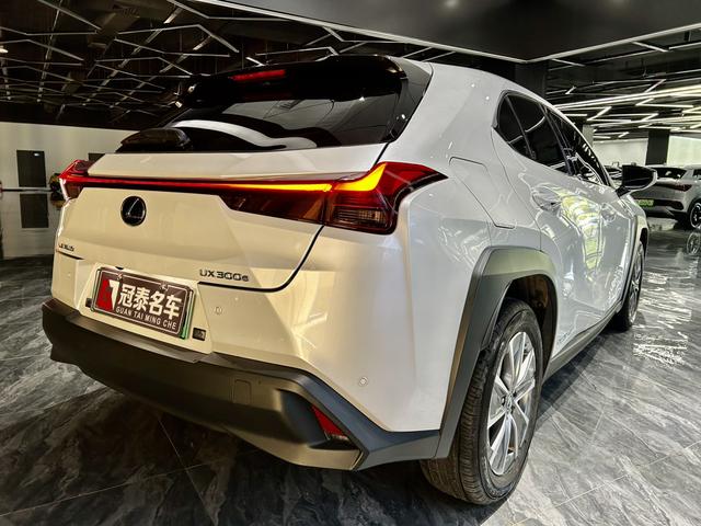 Lexus UX EV