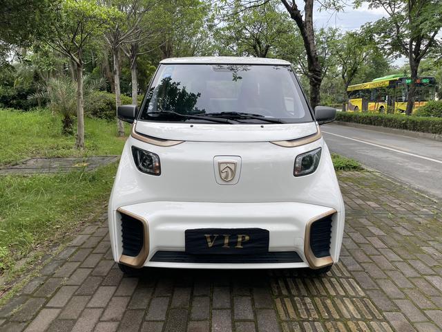 Baojun E200