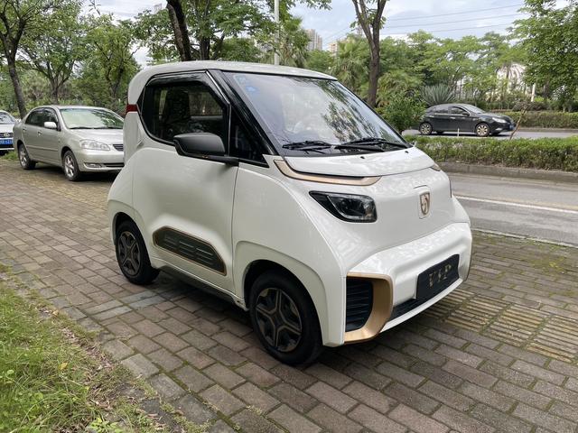 Baojun E200