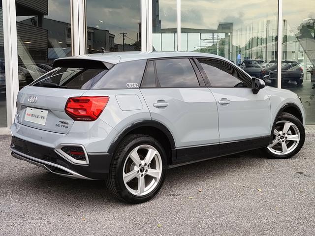 Audi Q2L