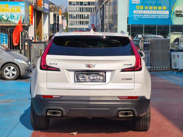 Cadillac XT4