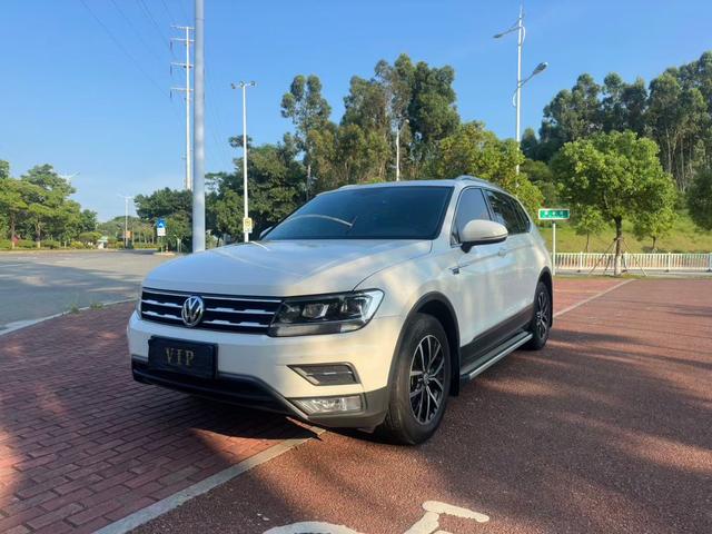 Volkswagen Tiguan L