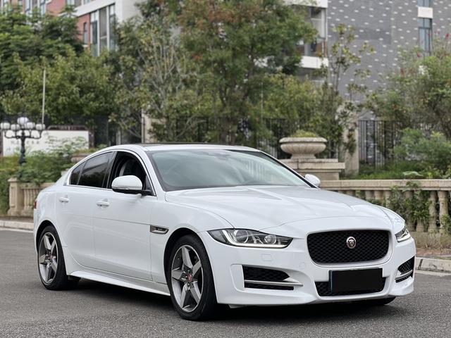 Jaguar XE