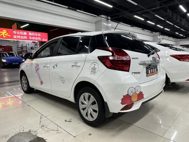 Toyota YARiS L to dazzle