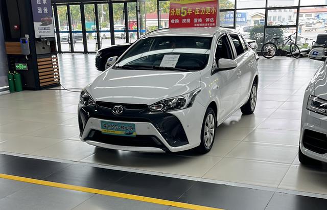 Toyota YARiS L to dazzle