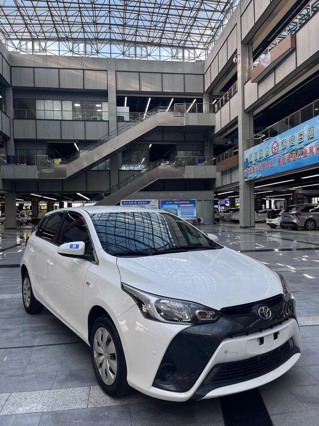 Toyota YARiS L to dazzle