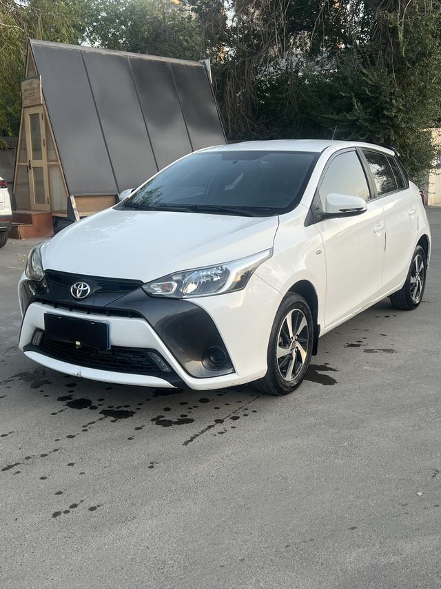 Toyota YARiS L to dazzle