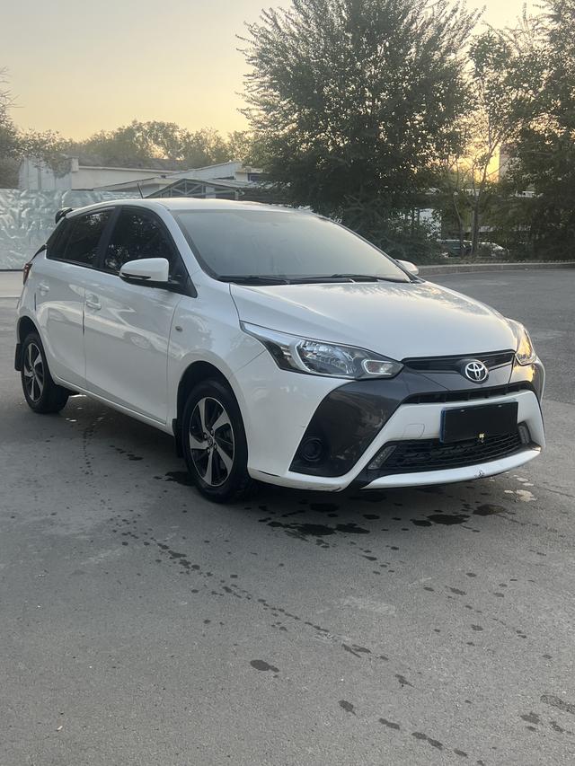 Toyota YARiS L to dazzle