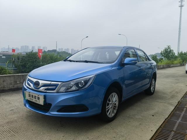 BYD e5