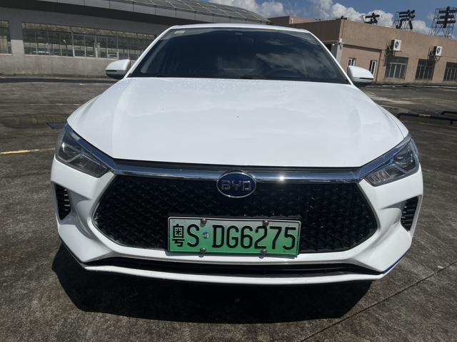 BYD e2