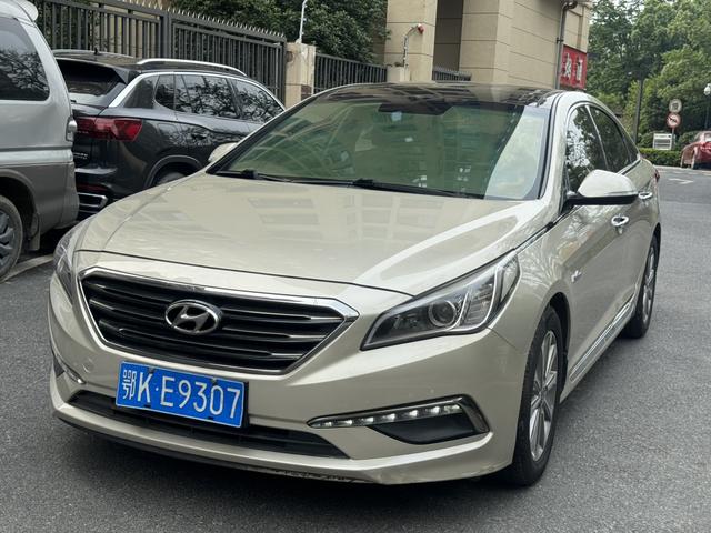 Hyundai Sonata nine