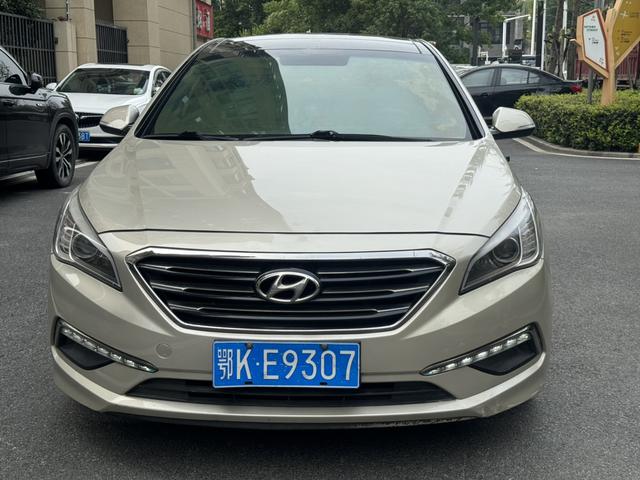 Hyundai Sonata nine