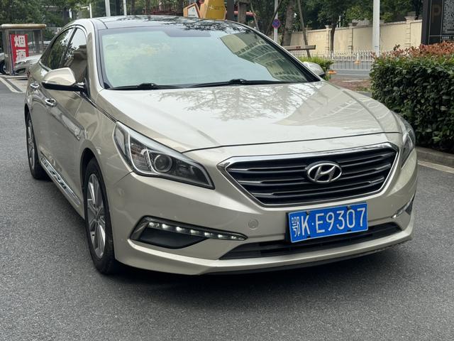 Hyundai Sonata nine