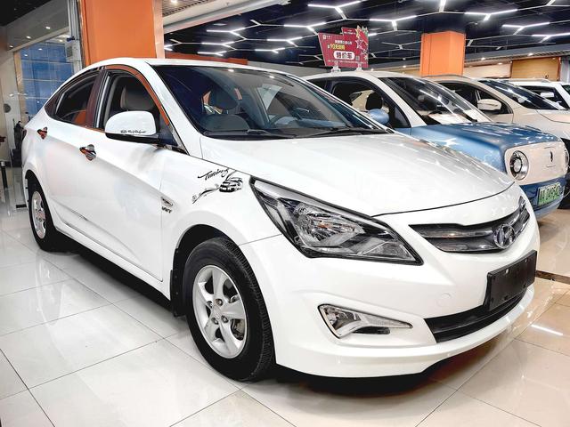 Hyundai Rena