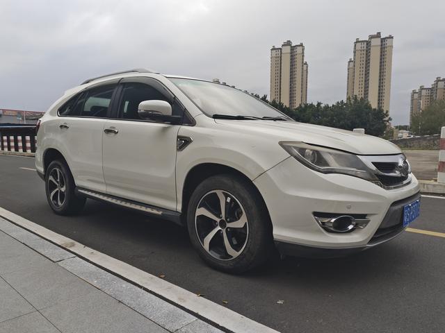 BYD S7