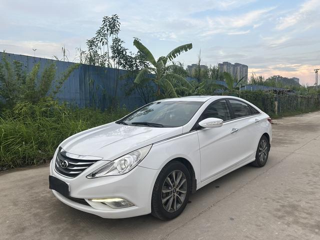 Hyundai Sonata eight