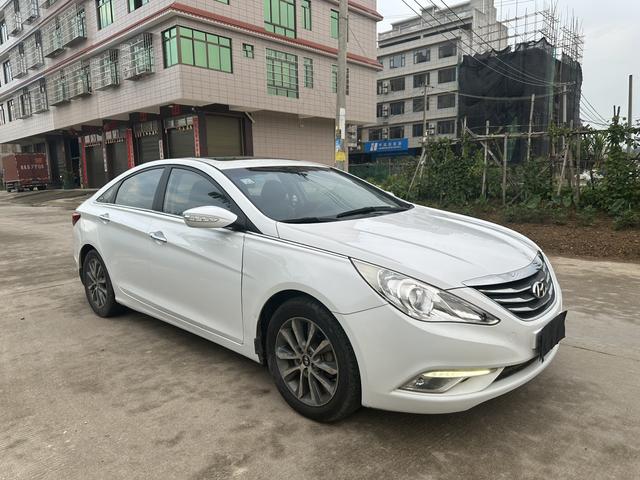 Hyundai Sonata eight