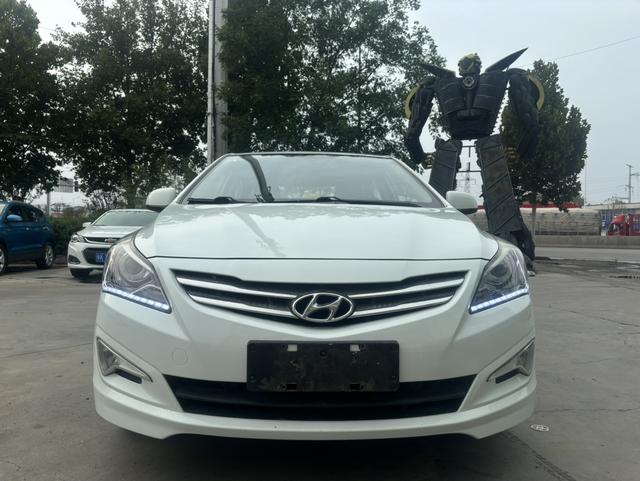 Hyundai Rena