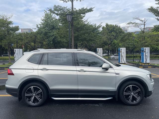 Volkswagen Tiguan L