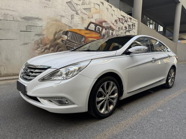 Hyundai Sonata eight