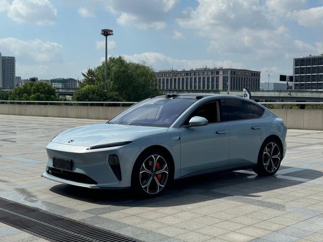 NIO ET5