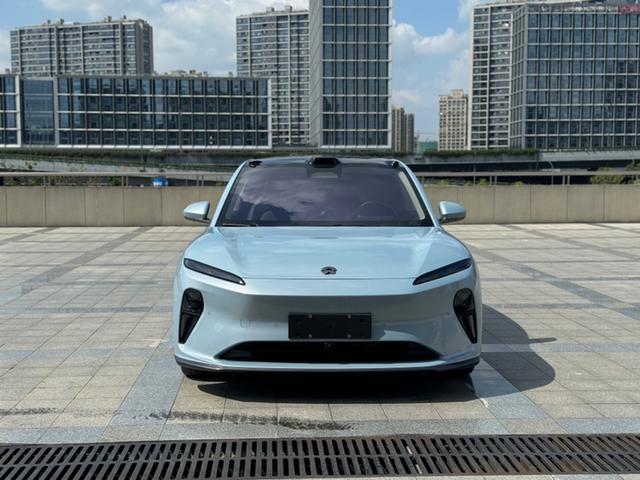 NIO ET5