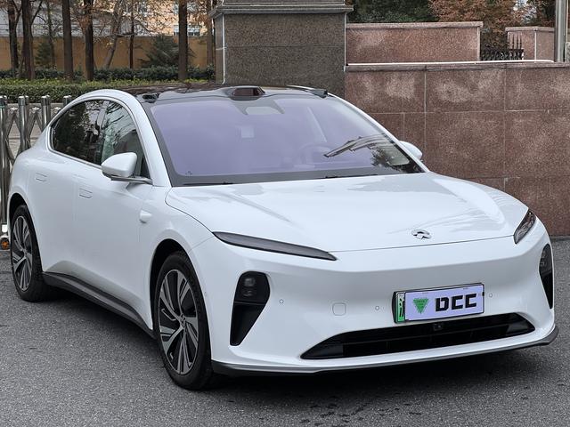 NIO ET5