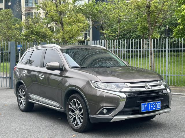 Mitsubishi Outlander