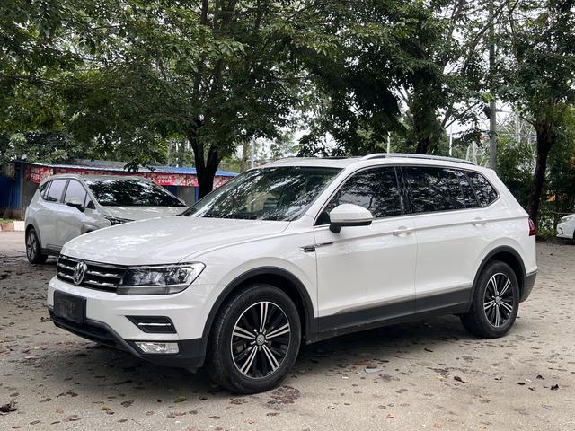 Volkswagen Tiguan L